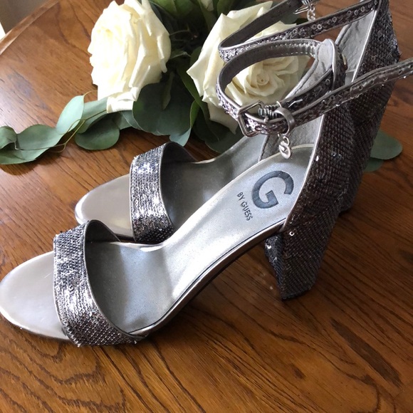 Guess Silver Sequin pumps - Picture 1 of 4